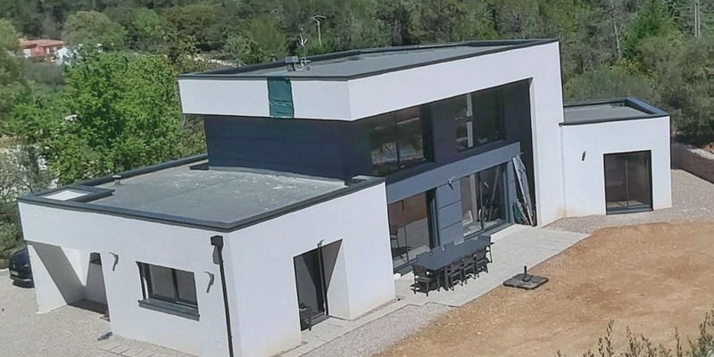 Espacios diáfanos y funcionales en casas prefabricadas en Tarragona